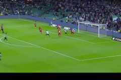 欧冠激战：马赛4-0横扫洛里昂，勒沃库森3-1胜法兰克福，欧冠竞争格局突变